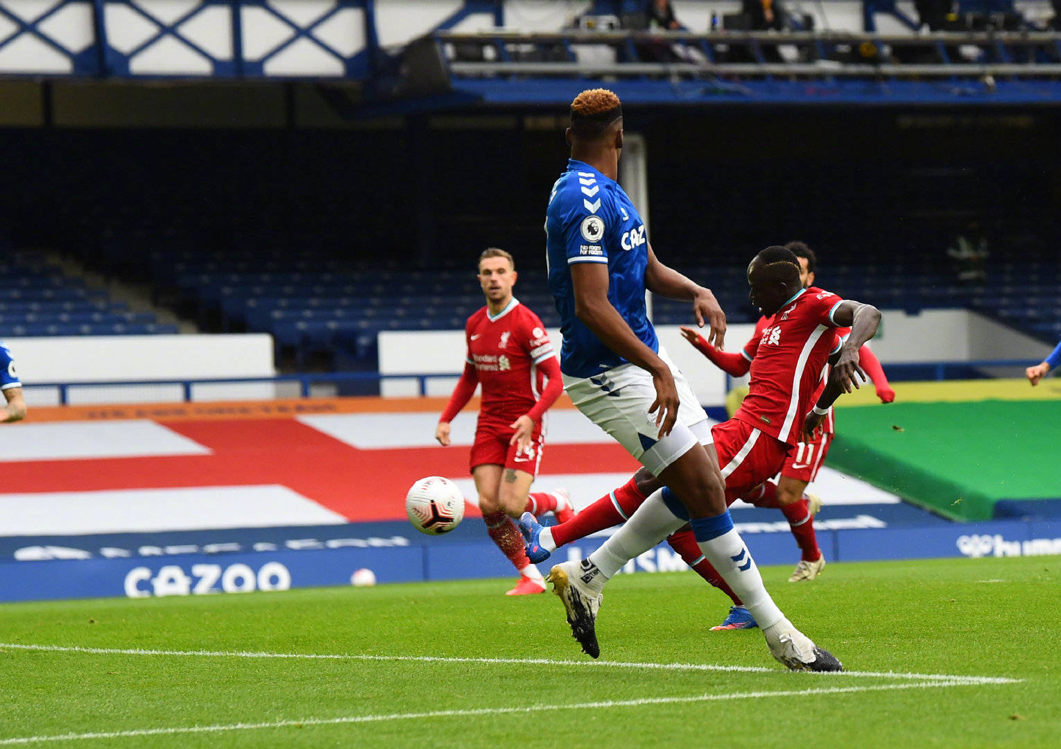 但她依旧保 但她依旧保